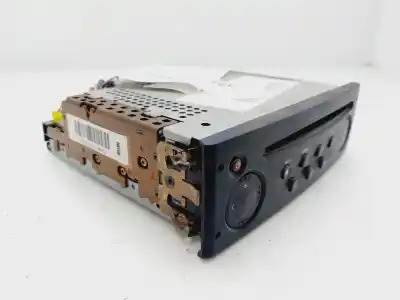 Second-hand car spare part audio system / radio cd for renault clio ii fase ii (b/cb0) base authentique 75 cv / 55 kw oem iam references 8200057681tm  