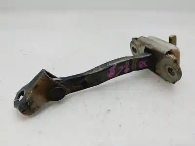 Pezzo di ricambio per auto di seconda mano  per TOYOTA YARIS (KSP9/SCP9/NLP9)  Riferimenti OEM IAM 6861052100  