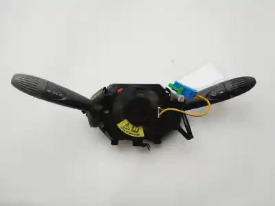 Peça sobressalente para automóvel em segunda mão Comandos Do Volante por FIAT PANDA (169) 1.2 8V Dynamic Referências OEM IAM 735360977  