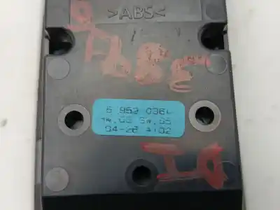 Peça sobressalente para automóvel em segunda mão BOTÃO / INTERRUPTOR ELEVADOR VIDRO DIANTEIRO ESQUERDO por BMW SERIE 1 BERLINA (E81/E87)  Referências OEM IAM 6952036  