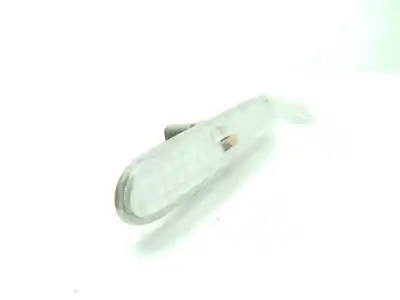 Pièce détachée automobile d'occasion feu de côté droit pour ssangyong actyon 200 xdi références oem iam 8340031100  