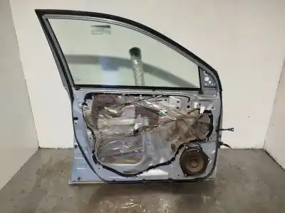 Second-hand car spare part left front door for toyota corolla (e12) 2.0 d-4d linea luna berlina oem iam references 6700202171  