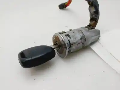 Second-hand car spare part ignition switch for renault clio ii fase ii (b/cb0) base authentique 65 cv / 48 kw oem iam references 7701471220  