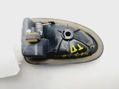 Second-hand car spare part interior right rear handle for renault clio ii fase ii (b/cb0) base authentique 65 cv / 48 kw oem iam references 7700423888  