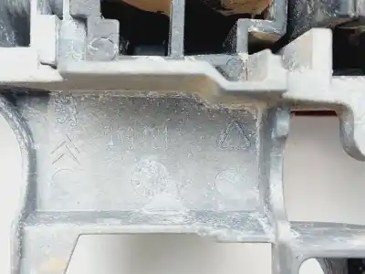 Peça sobressalente para automóvel em segunda mão puxador exterior frente direito por peugeot 208 style referências oem iam 9684559980