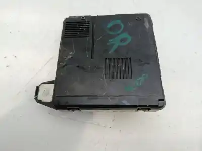 Second-hand car spare part fuse box unit for renault megane ii familiar authentique confort 135 cv / 99 kw oem iam references 8200306032a  