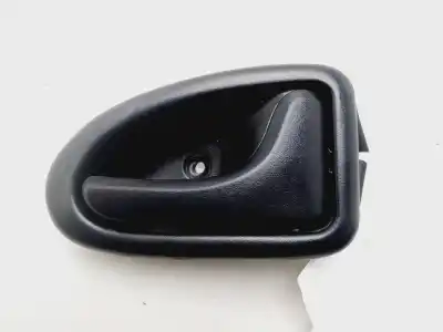 Second-hand car spare part interior right front handle for renault clio ii fase ii (b/cb0) authentique 58 cv / 43 kw oem iam references 8200711135  