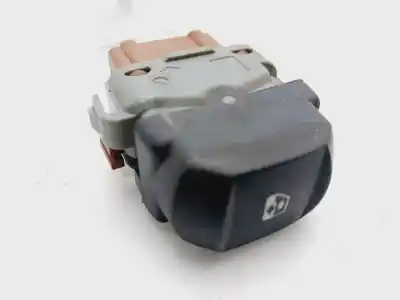 Second-hand car spare part right front power window switch for renault clio iii confort dynamique oem iam references 8200108266  