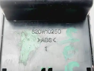 Peça sobressalente para automóvel em segunda mão botão / interruptor elevador vidro dianteiro esquerdo por kia rio i fastback (dc) 1.3 referências oem iam 621w10070  