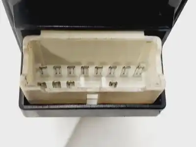 Peça sobressalente para automóvel em segunda mão botão / interruptor elevador vidro dianteiro esquerdo por kia rio i fastback (dc) 1.3 referências oem iam 621w10070  