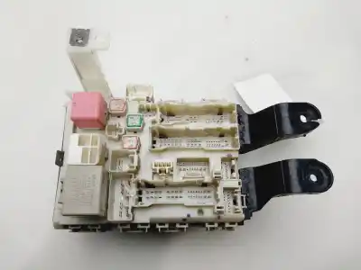 Second-hand car spare part fuse box unit for toyota corolla (e15) luna oem iam references 8273012390  