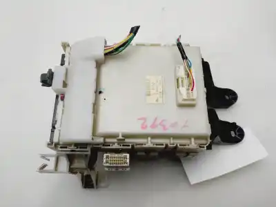 Peça sobressalente para automóvel em segunda mão caixa de fusíveis e relés por toyota corolla (e15) luna referências oem iam 8273012390