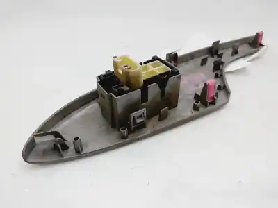 Peça sobressalente para automóvel em segunda mão botão / interruptor elevador vidro traseiro direito por toyota corolla (e15) luna referências oem iam 7427112230