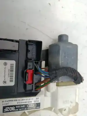 Second-hand car spare part right front window motor for audi a3 (8p) 1.6 fsi ambiente 116 cv / 85 kw oem iam references 8p0959802f  