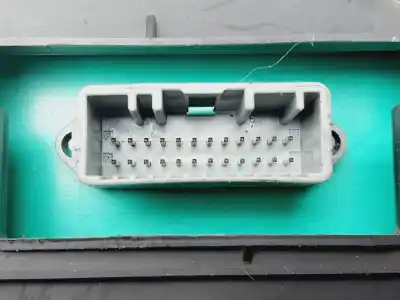 Peça sobressalente para automóvel em segunda mão quadrante por renault clio iii emotion referências oem iam 8200761861  