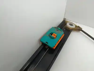 Peça sobressalente para automóvel em segunda mão elevador de vidros dianteira esquerda por audi a3 (8l1) 1.6 referências oem iam 8l3837397