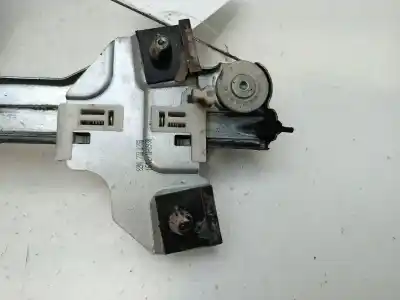 Second-hand car spare part passenger side right window regulator for dacia sandero ambiance oem iam references 8200733825  