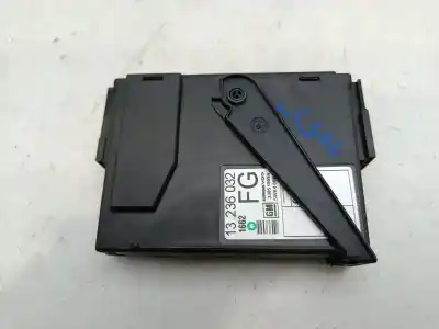 Pezzo di ricambio per auto di seconda mano QUADRO DI CHIUSURA per OPEL MERIVA  Riferimenti OEM IAM 13236032  