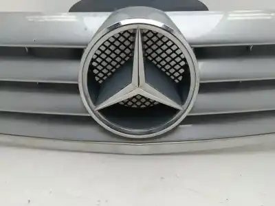 Pezzo di ricambio per auto di seconda mano GRIGLIA ANTERIORE per MERCEDES-BENZ CLASE C (W203) SPORTCOUPE C 180 Compressor (203.746) 143 CV / 105 KW Riferimenti OEM IAM A2038800383  