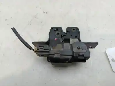 Second-hand car spare part trunk lock for renault clio iii dynamique oem iam references 8200947699  