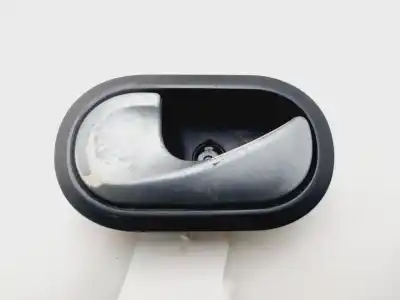 Second-hand car spare part interior left front handle for renault clio iii dynamique oem iam references 8200310579  