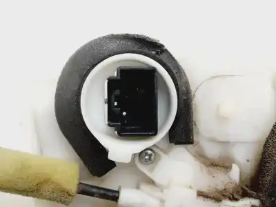 Second-hand car spare part rear right door lock for mazda 2 lim. (de) 1.4 diesel cat oem iam references d65172310d