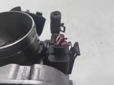 Peça sobressalente para automóvel em segunda mão borboleta de admissão por audi a3 (8l1) 1.6 referências oem iam 06a133064j  