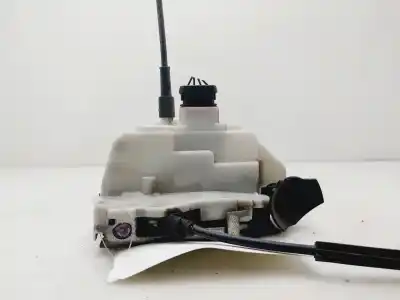 Peça sobressalente para automóvel em segunda mão fechadura da porta dianteira esquerda por renault twingo dynamique 76 cv / 56 kw referências oem iam 8200384972