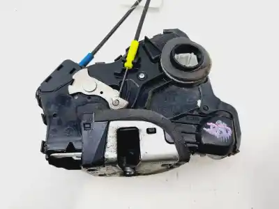Pièce détachée automobile d'occasion serrure de porte avant droite pour toyota auris luna références oem iam 6903012490