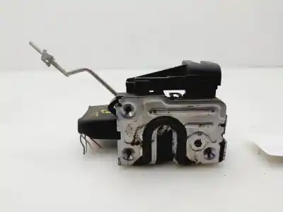 Second-hand car spare part left front door lock for dacia sandero ambiance oem iam references 8200735223