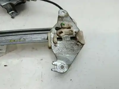Piesă de schimb auto la mâna a doua MECANISM ACTIONARE GEAM SPATE DREAPTA pentru NISSAN ALMERA TINO (V10M) Ambience Referințe OEM IAM 82720BU000  