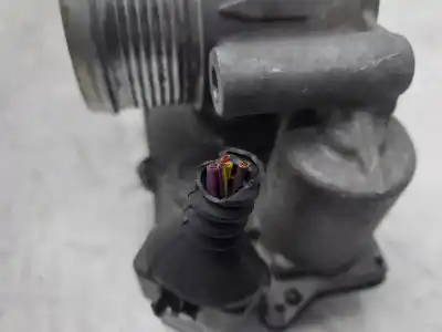 Peça sobressalente para automóvel em segunda mão BORBOLETA DE ADMISSÃO por VOLKSWAGEN TIGUAN (5N2) T1 BlueMotion Referências OEM IAM 03L128063AC  