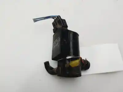 Pièce détachée automobile d'occasion pompe d'eau de nettoyage du pare brise pour toyota picnic (m10) 2.2 td 90 cv / 66 kw références oem iam 8533044010