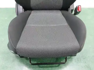 Second-hand car spare part right front seat for mazda 2 lim. () evolution oem iam references da6c88a00  