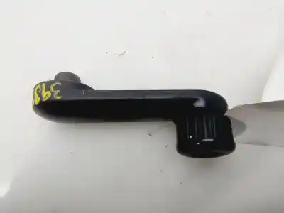 Recambio de automóvil de segunda mano de MANETA ELEVALUNAS DELANTERA IZQUIERDA para DACIA SANDERO Ambiance referencias OEM IAM 8200473745  