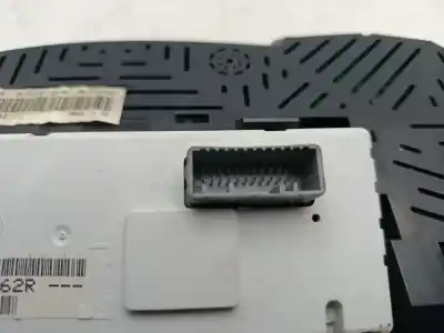 Peça sobressalente para automóvel em segunda mão quadrante por renault twingo dynamique 76 cv / 56 kw referências oem iam 8200833493