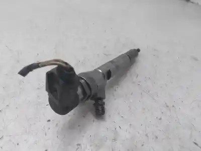 Second-hand car spare part INJECTOR for RENAULT FLUENCE Dynamique OEM IAM references 166008052R  