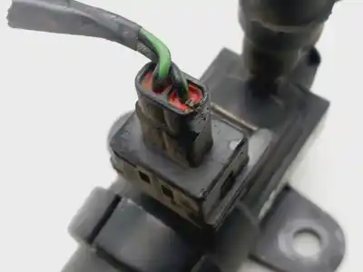 Peça sobressalente para automóvel em segunda mão BOMBA DE AR SECUNDÁRIA por FORD FOCUS BERLINA (CAK) Ghia Referências OEM IAM 98AB9E882  