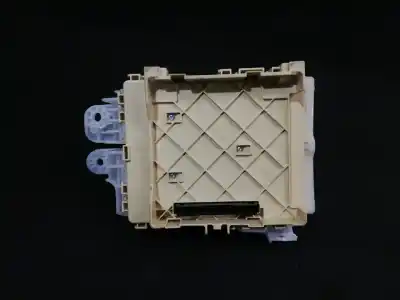 Second-hand car spare part fuse box unit for toyota auris (e18) toyota auris oem iam references 63583367  