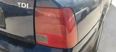 Peça sobressalente para automóvel em segunda mão farolim traseiro direito por volkswagen passat b5 (3b2) 1.9 tdi referências oem iam 3b5945257