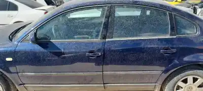 Peça sobressalente para automóvel em segunda mão porta da frente esquerda por volkswagen passat b5 (3b2) 1.9 tdi referências oem iam 3b4831052be