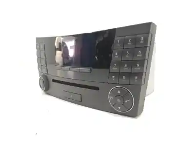 Recambio de automóvil de segunda mano de sistema audio / radio cd para mercedes clase e berlina 1.8 referencias oem iam a2118209889  