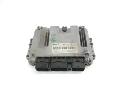 Recambio de automóvil de segunda mano de centralita motor uce para renault megane ii berlina 5p 1.9 dci diesel referencias oem iam 8200263396  