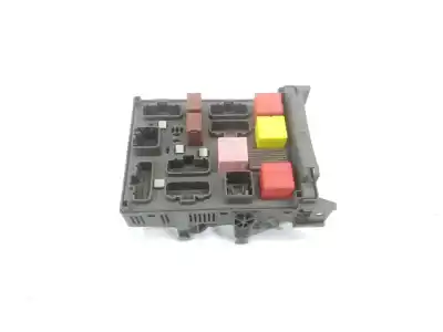 Pièce détachée automobile d'occasion BOÎTES À FUSIBLES pour RENAULT LAGUNA II  Références OEM IAM 8200004201E  
