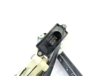 Second-hand car spare part passenger side right window regulator for bmw serie x3 (e83) 2.0 turbodiesel cat oem iam references 69259641  