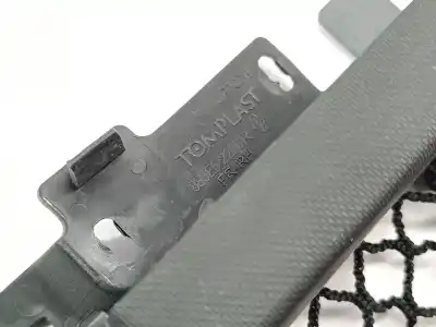 Pezzo di ricambio per auto di seconda mano modanatura per renault twingo iii (bcm_, bca_) z.e: (bca1) riferimenti oem iam 883e52230r  