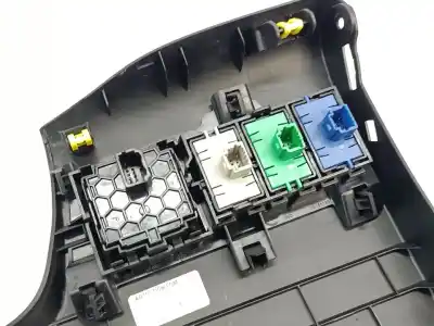 Second-hand car spare part decorative moulding for renault twingo iii (bcm_, bca_) z.e: (bca1) oem iam references 689213201r  