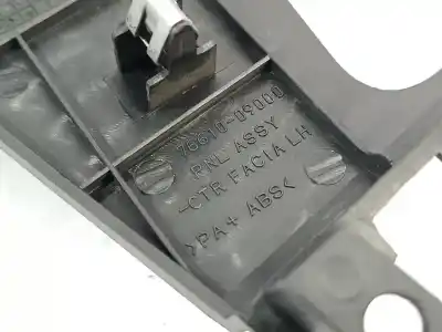 Автозапчастина б/у молдинг для ssangyong kyron 2.7 turbodiesel cat (euro 4) посилання на oem iam 7661009000  