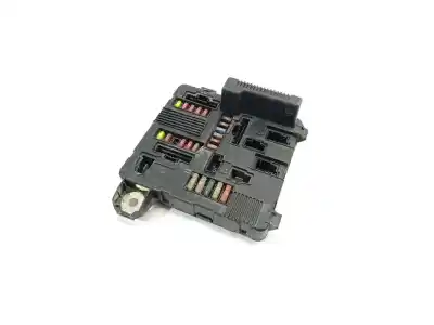 Pezzo di ricambio per auto di seconda mano scatola relè/fusibili per renault scenic ii 1.9 dci diesel 120 cv / 88 kw riferimenti oem iam 8200306032c  