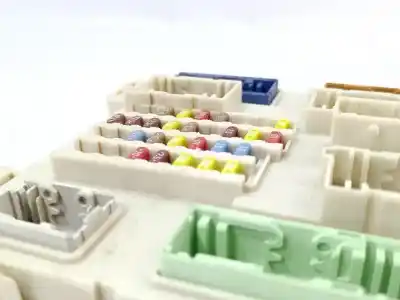 Second-hand car spare part fuse box unit for ford focus turn cb8 trend oem iam references gv6t14a073bd  